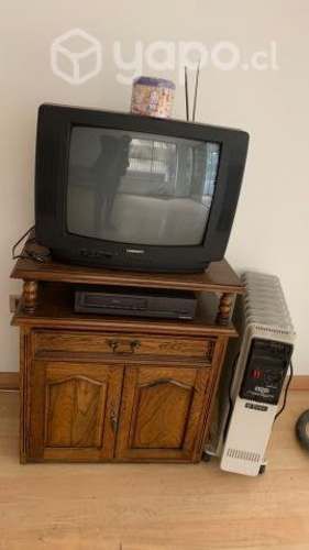 Televisor + VHS + mueble + Estufa Electrica