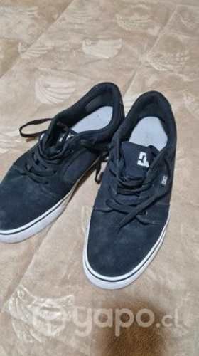 Ofrezco zapatillas dc