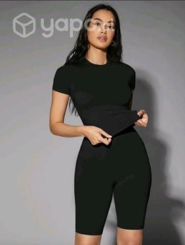 Bellas poleras nuevas