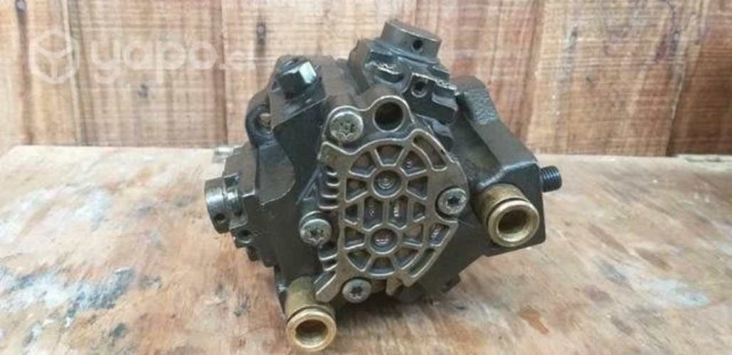 Bomba elevadora de mahindra 2.6 año 2011