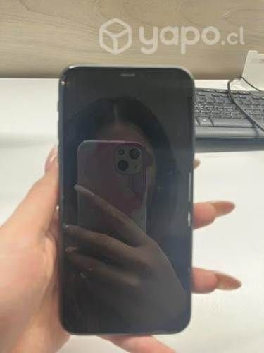 IPhone 11 semi nuevo