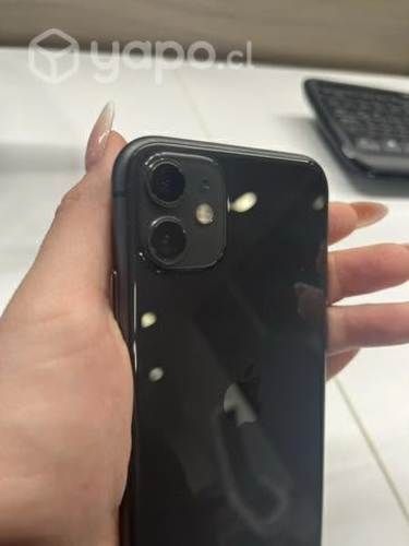 IPhone 11 semi nuevo