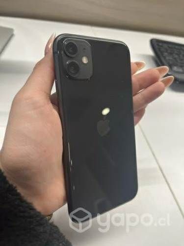 IPhone 11 semi nuevo