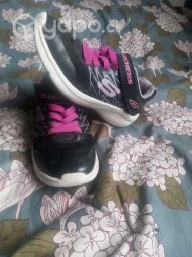 Zapatillas skerchers negras