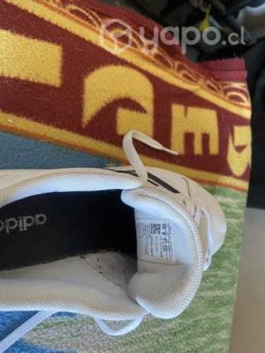 Zapatilla Adidas