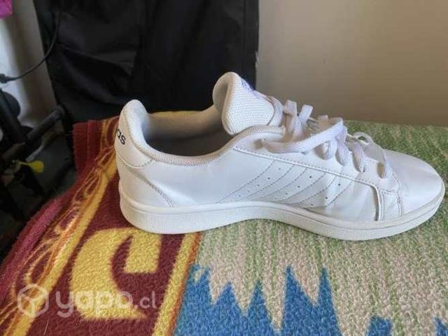 Zapatilla Adidas