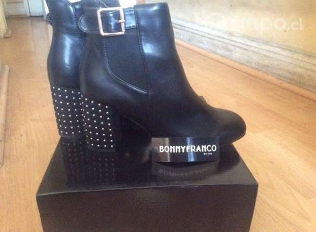 Botines negros con tachas n*36 BonnyFranco nuevos