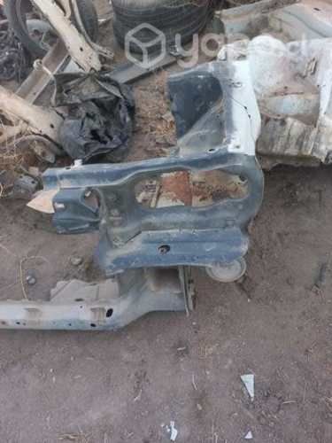 Punta de chassis izquierda nissan v16