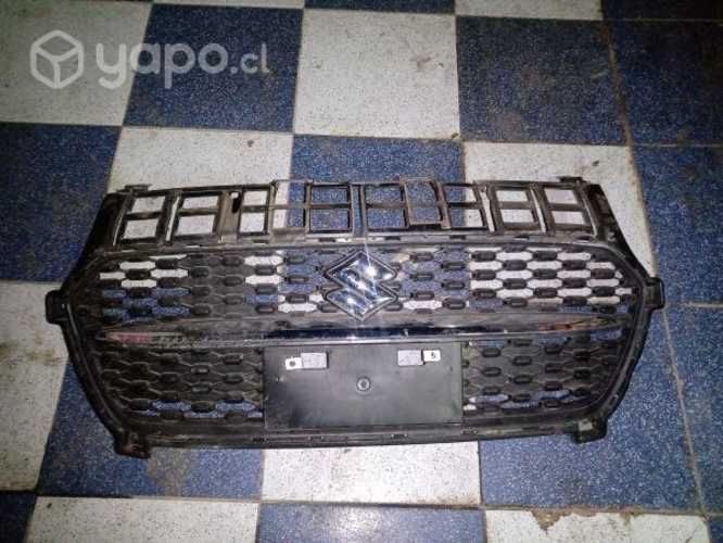 Suzuki Swift 2022 máscara original impecable