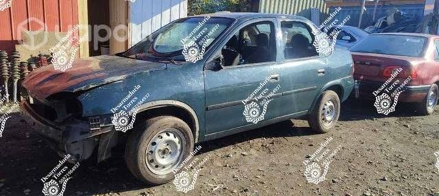 Puerta izquierda Chevrolet Corsa 2007