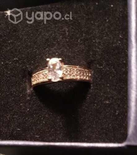 Anillo con baño de Oro de 14k ,número 19
