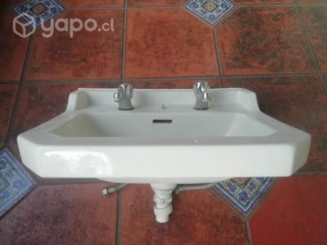 Lavamanos rectangular, en buen estado