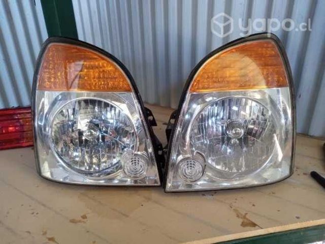 Óptico RH Y LH Hyundai H-100 2010