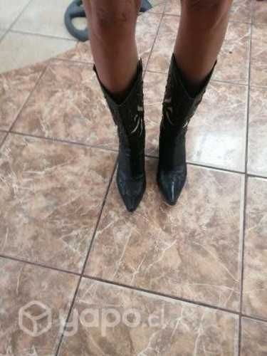 Botas nuevas cuero