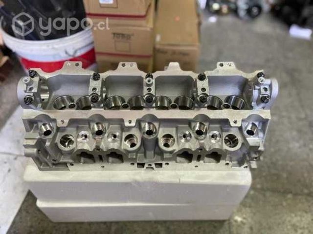 Culata pelada pugeot 405 1.8 8v bencinera