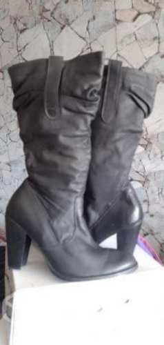 Botas Cuero (39)