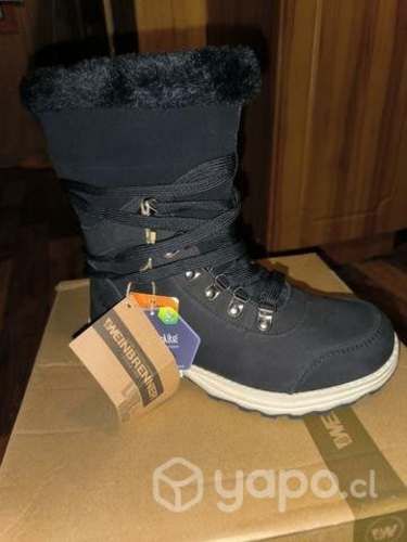 Últimas botas número 37 color negra