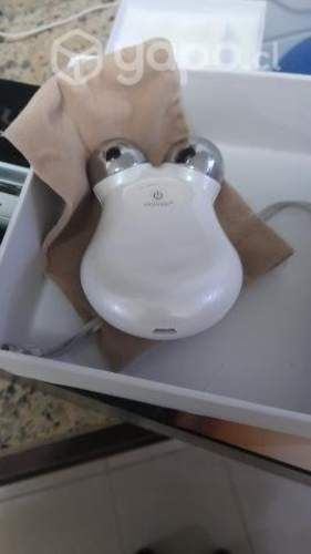 Masajeadaor estiramiento facial microrriente