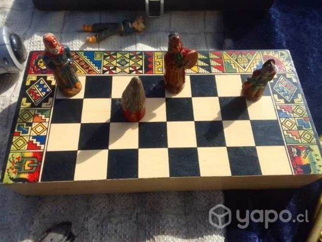 Ajedrez tallado a. Mano mapuches v)s españoles