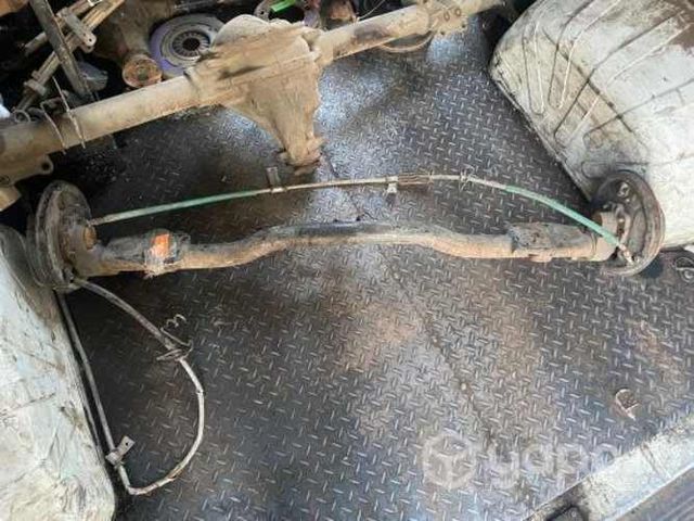 Eje trasero yugo completo Fiat Strada 2017