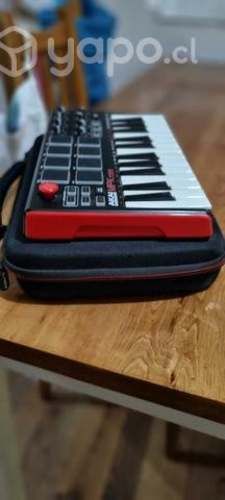 Controlador AKAI MPK + Case