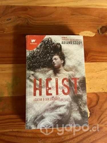 Libro Heist de Ariana Godoy