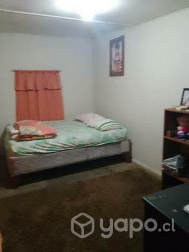 Se arrienda pieza ,persona sola mujer,,$180,000