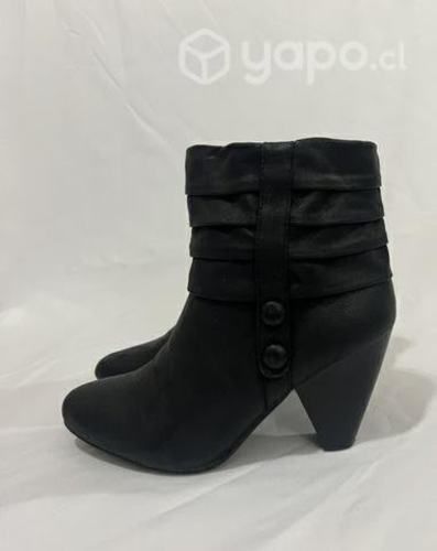 Botín 100% Sintético Marca Rainforest N*38 Negro