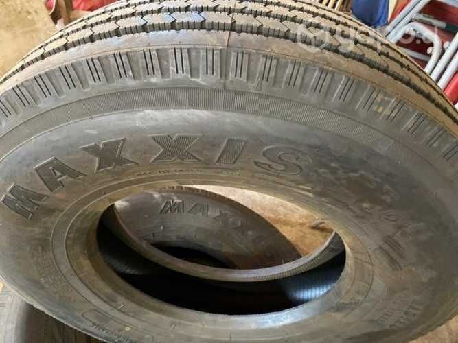 Neumáticos 9.5r17.5