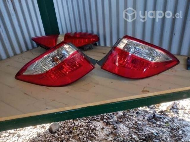 Foco trasero LH y RH Corolla 2017