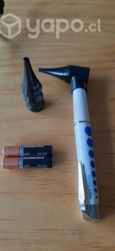 Otoscopio básico uso médico