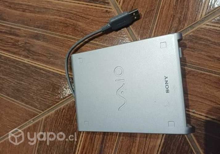 Notebook antiguo pantalla en mal estado