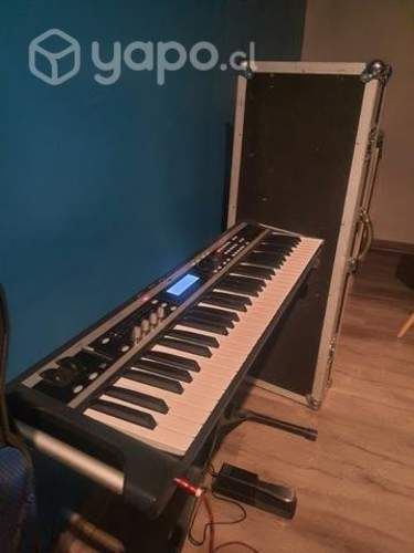 Korg x50+ sustain + atril + case