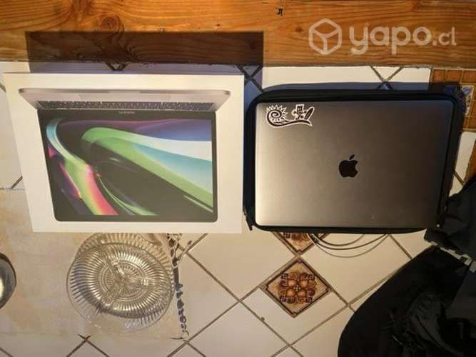MacBook pro M1 2020 touch bar 8gb de ram y 256gb