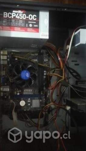 cpu con teclado y mouse