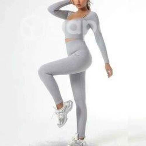 Conjunto Sport para mujer de calzas y peto