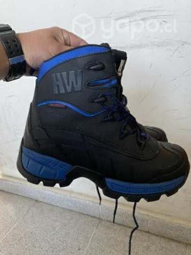 Botines de seguridad muevo a número 40 marca HW