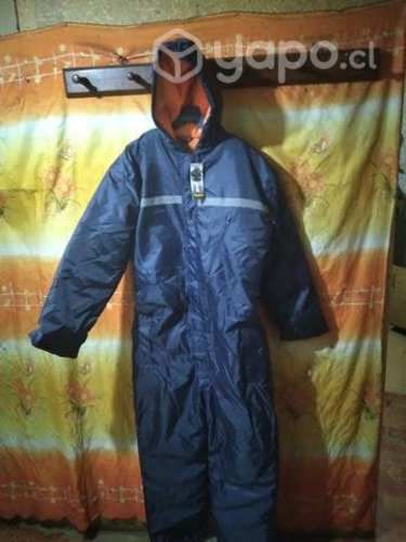 Trajes termicos e impermeables de agua