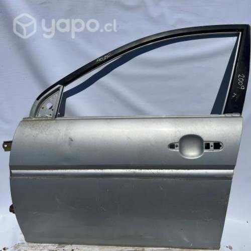 Puerta delantera izquierda hyundai accent 2009