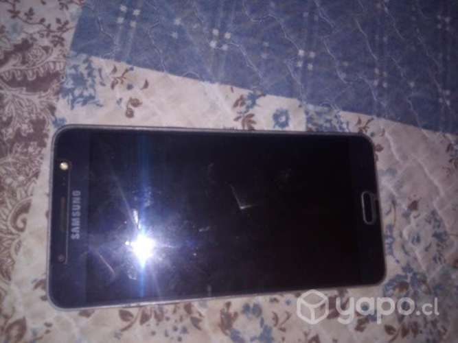 Celular Samsung modelo SM j5