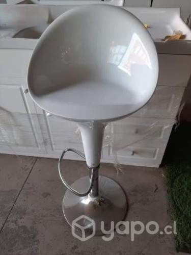 Sillas nuevas con altura ajustable