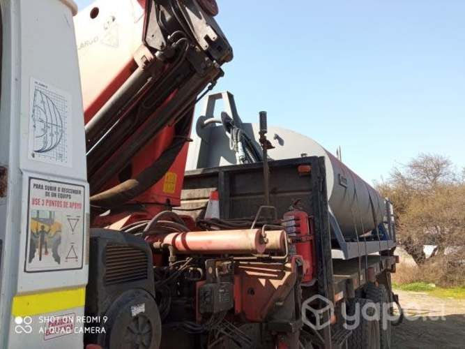 Se arrienda camión pluma