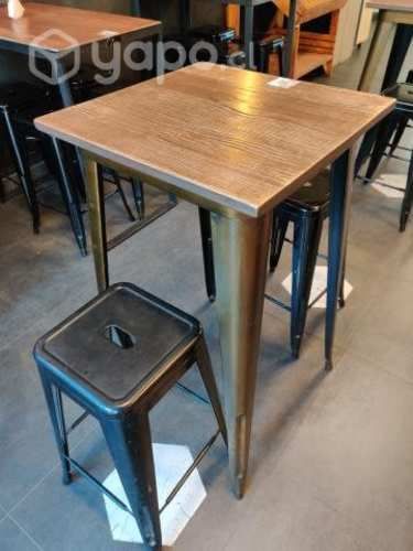 Mesa alta con dos pisos