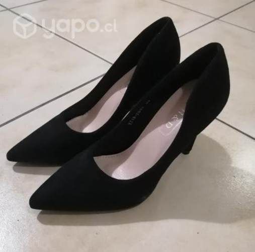 Zapatos de tacon, color negro, Talla 37