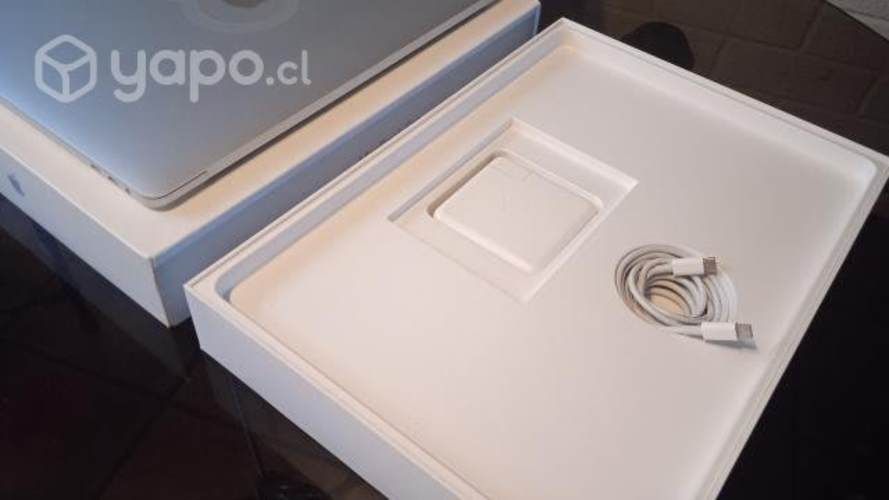 MacBook Pro 15&quot;, pantalla nueva, 3 meses de uso re