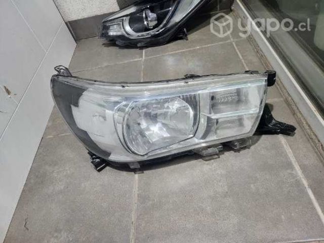 Optico derecho toyota hilux revo
