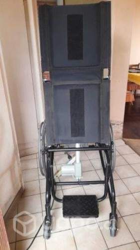 Silla de ruedas eléctrica vertical