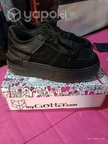 Zapatos gotta negros
