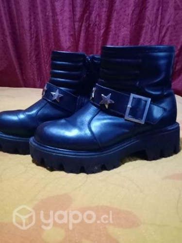 Botines casi nuevo color negro
