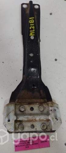 Travesano Central Frontal (ML2181) Mitsubishi L200